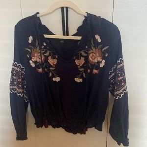 American eagle floral flow-y shirt